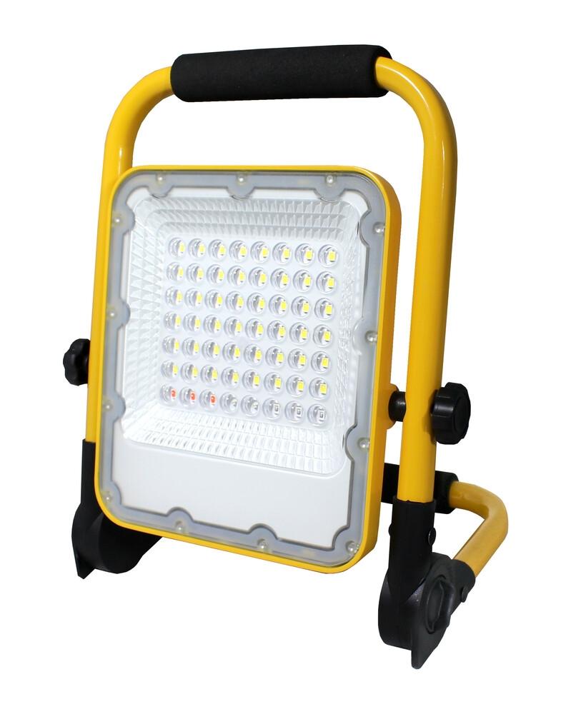 PROYECTOR LED RECARGABLE CON SOPORTE ABATIBLE 50W